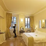 מלון דירות Granduomo Charming 4*