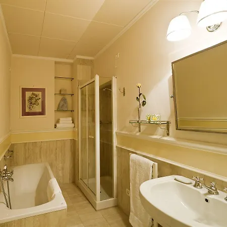 Apart Otel Granduomo Charming Floransa
